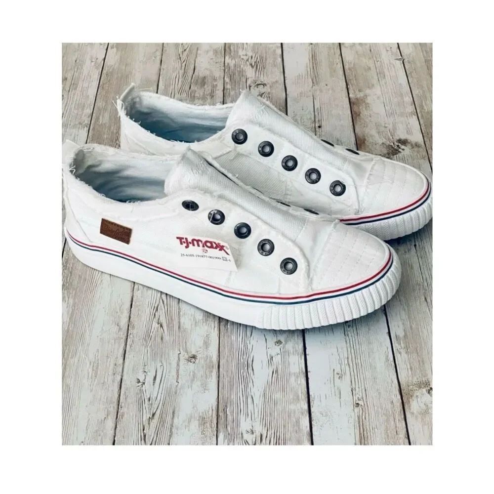 NWT Blowfish Malibu 7.5 White Distressed Blue No shoelace Memory foam Sneakers